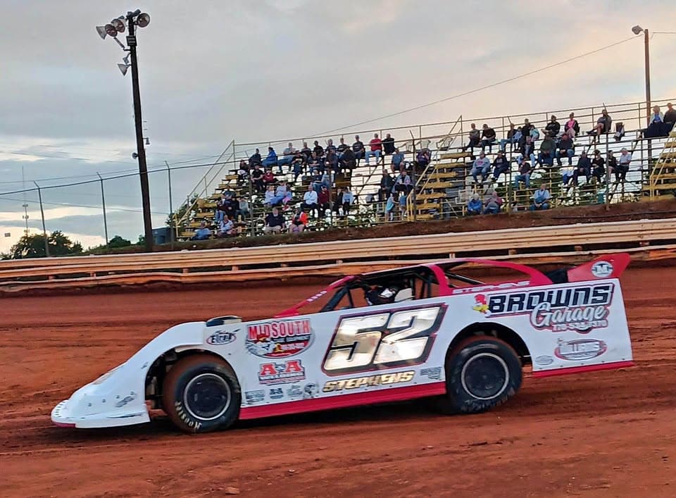 2017 Capital dirt late model, 602 crate, 4 races since refresh